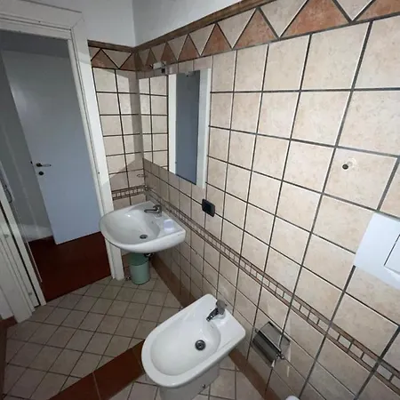 - Stazione 5 Terre Apartamento *